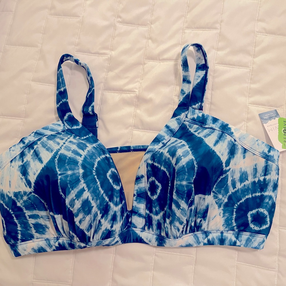 NWT Cacique Bikini Top Size 26